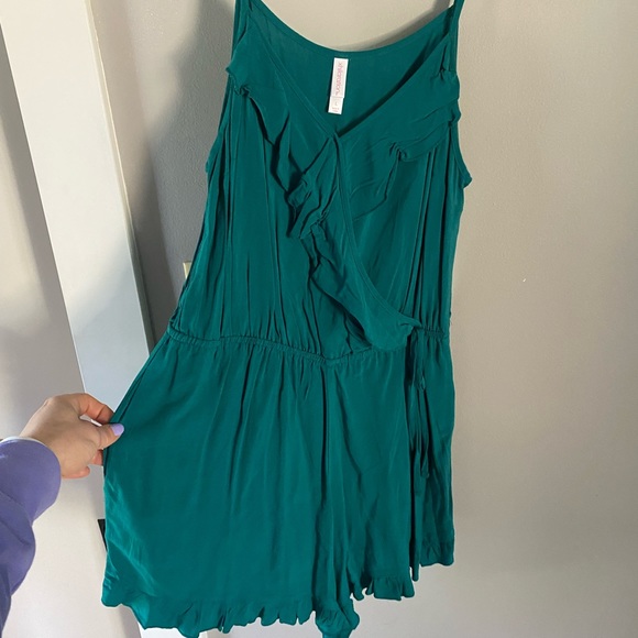 Green Romper with Elastic Waist - Picture 7 of 7